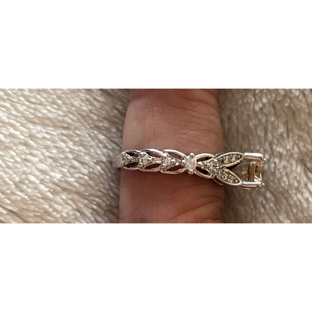Orange Tint Round Cut Gemstone Silver Tone Ring - Sz 6 - Fashion Costume Jewelry - Picture 4 of 7